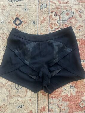 H&M Women's Black Layered Hem Shorts - NWT